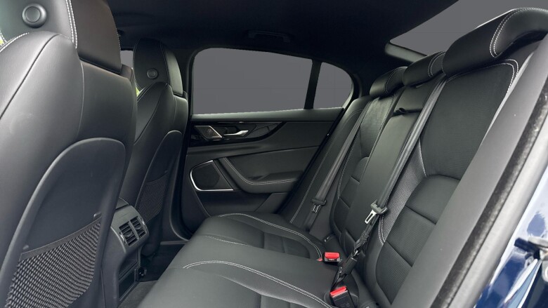 Jaguar XE 2.0 D200 R-Dynamic SE Black 4dr Auto Diesel Saloon